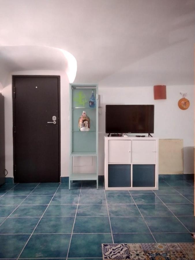 Casa Adriano Apartment Procida Bagian luar foto